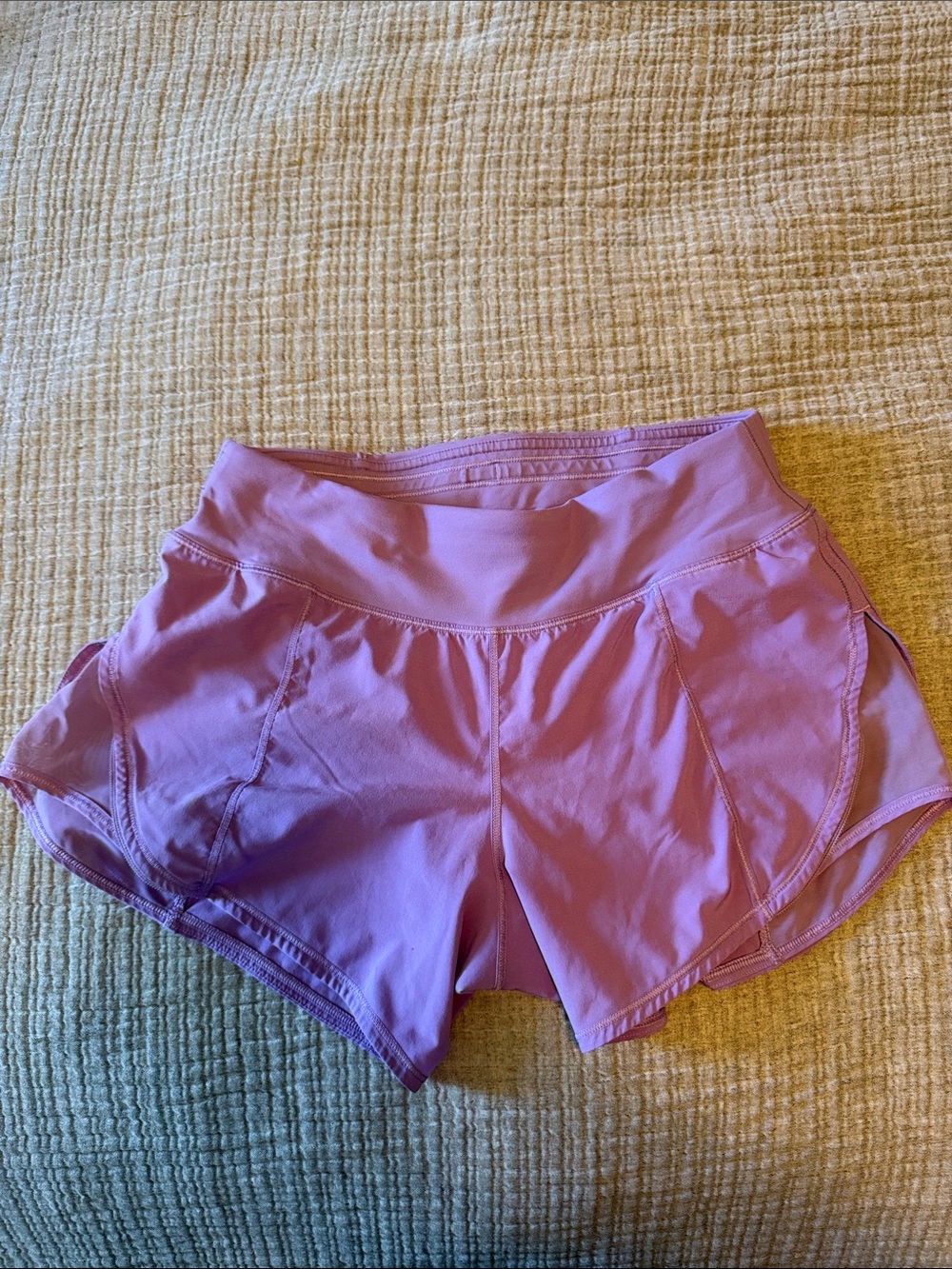 Lululemon Attack The Track Short *4"- size 4